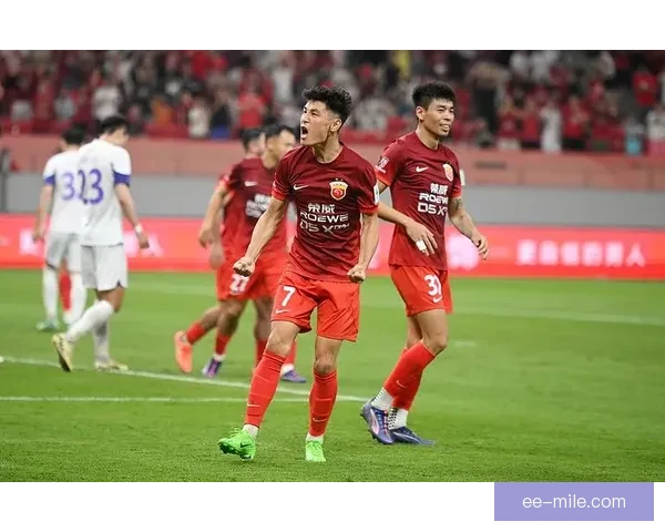 武磊打破中超单赛季进球纪录 以34球超越扎哈维成新纪录保持者